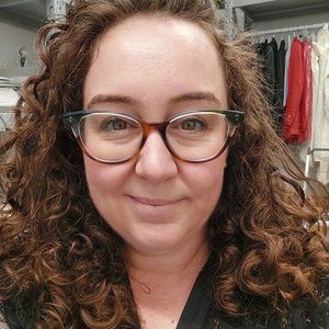 Meet your Posher, Laura